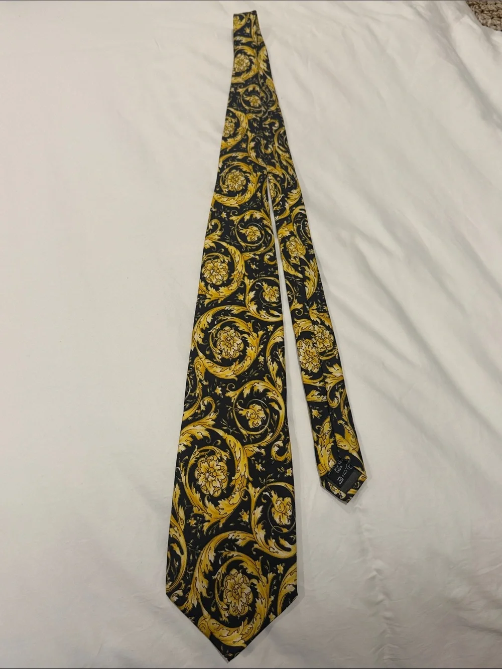 Men's Gianni Versace Black and Yellow Baroque Pattern Silk Tie